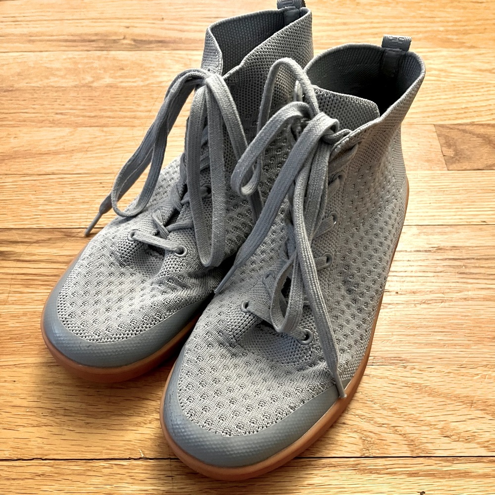 Suavs The Legacy Gray Sneakers